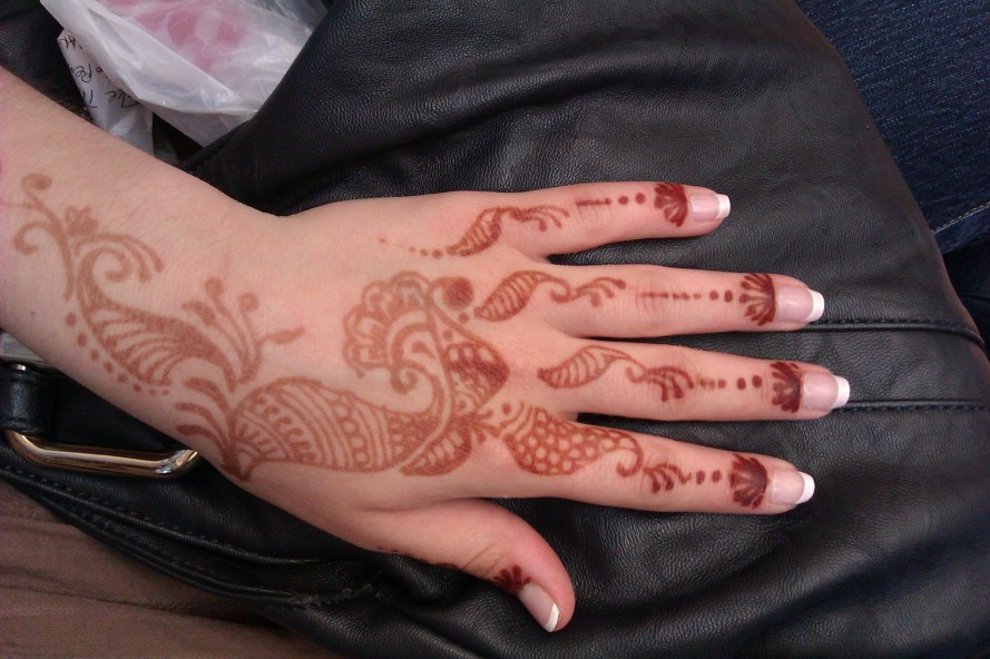 The mehndi after it completely dried.