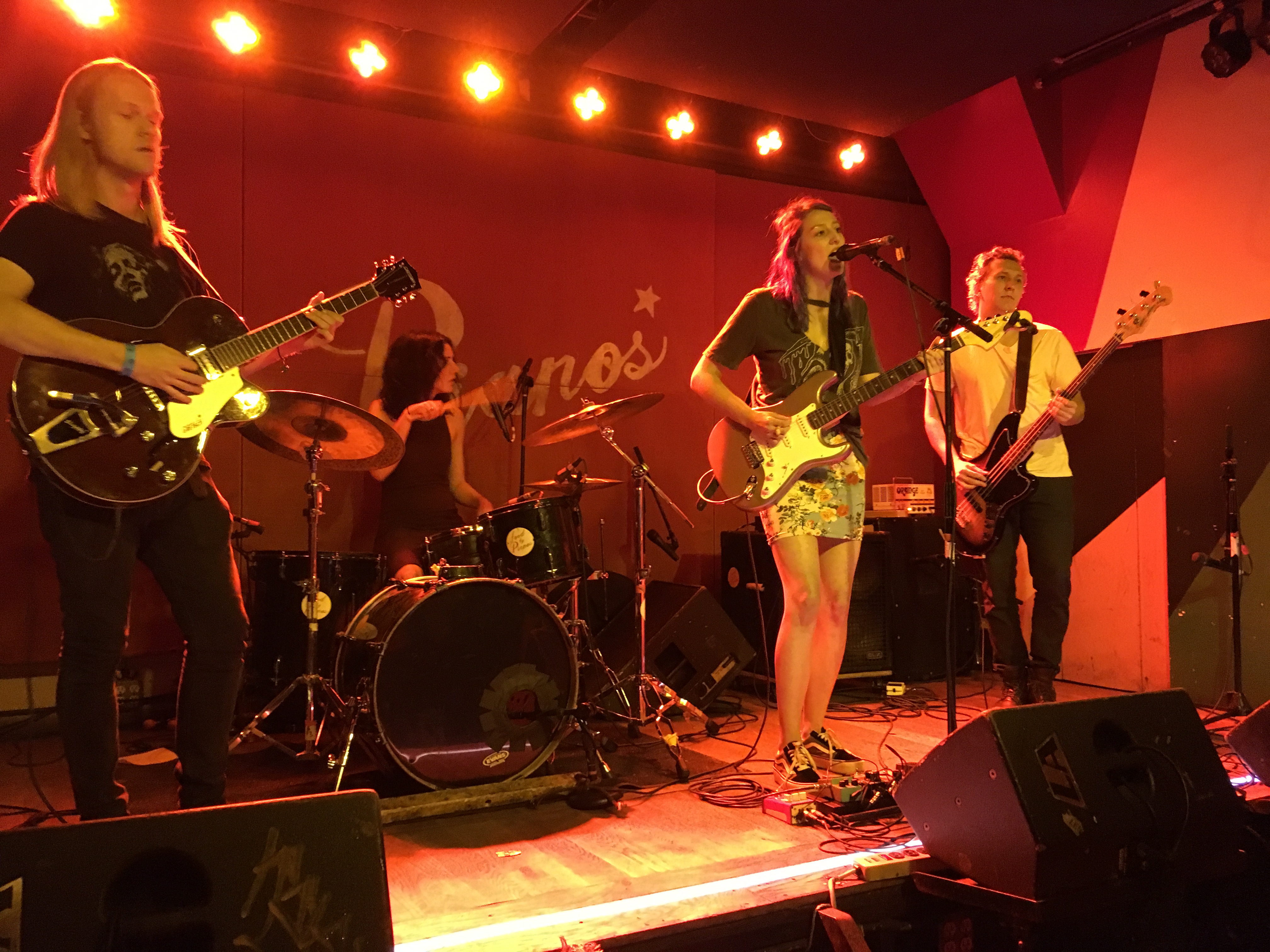 Oginalii performing at Pianos, Oct 2017